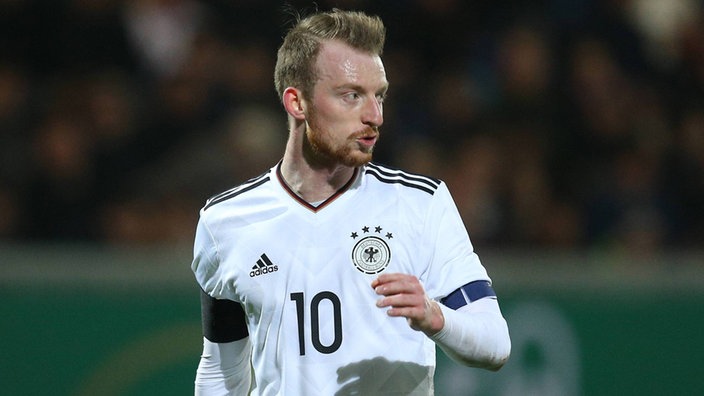Wolfsburg Perpanjang Kontrak Gelandang Arnold